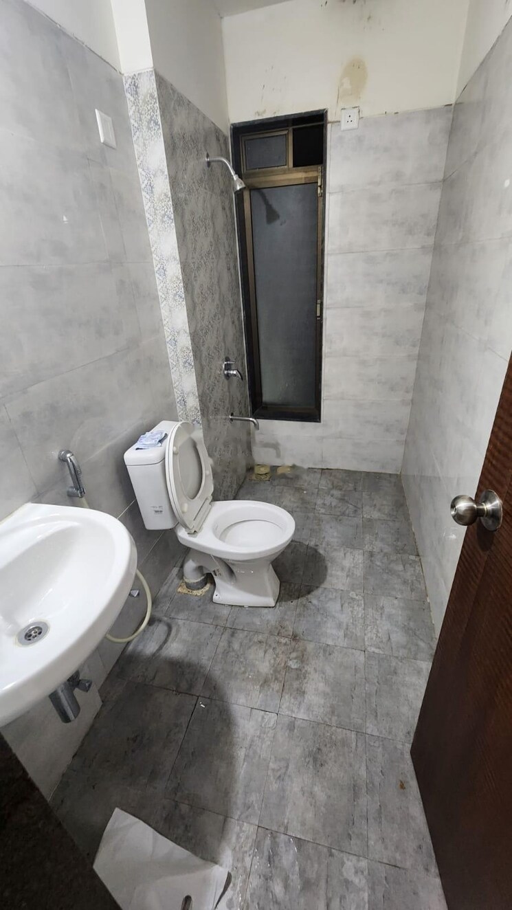 Bathroom, acme-ozone-oakwood-and-ashwood 2 Bedroom 800 Sq.Ft. Apartment In Manpada Thane 9713312
