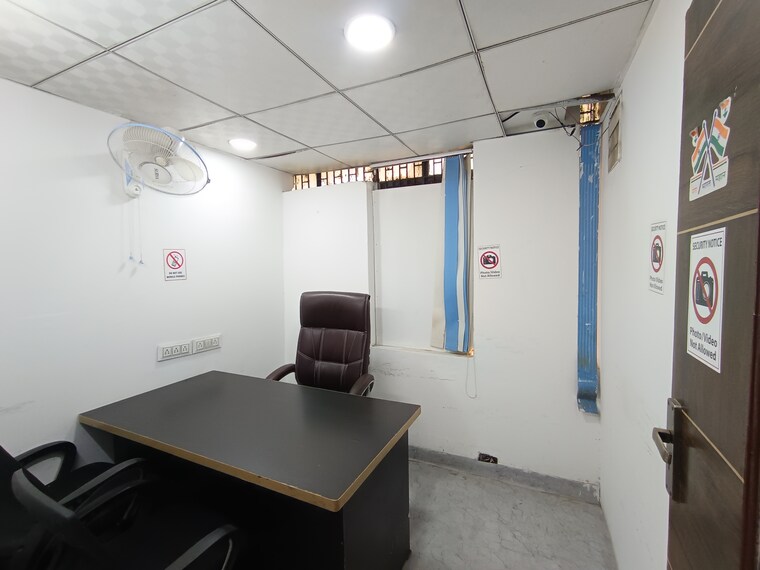 Team Area, sector 2 Commercial Office Space 500 Sq.Ft. In Sector 2 Noida 9713352