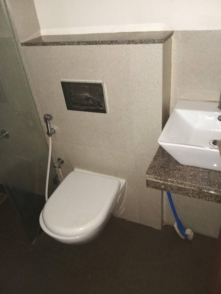 Bathroom, raunak-residency-thane 1 Bedroom 432 Sq.Ft. Apartment In Pokhran Road No One Thane 9713338