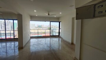Room in 3 BHK Apartment at Fortune Paradise Mumbai, Khar West – for Sale