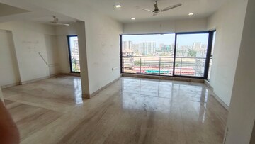 Room in 3 BHK Apartment at Fortune Paradise Mumbai, Khar West – for Sale