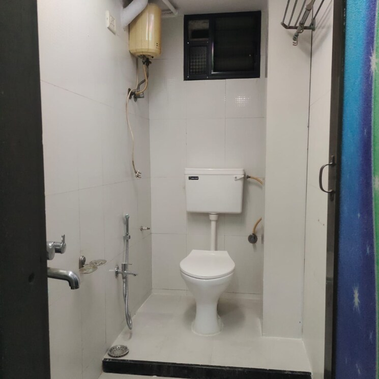 Bathroom, chattarpur 2 Bedroom 931 Sq.Ft. Builder Floor In Chattarpur Delhi 9713435