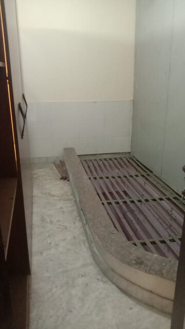 Balcony in 3 BHK Builder Floor at Kavi Nagar Block G – for Sale