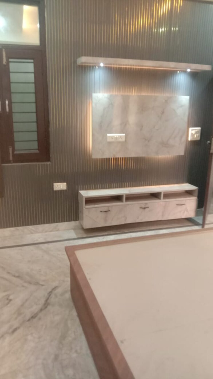 Bathroom, kavi nagar block g 3 Bedroom 110 Sq.Yd. Builder Floor In Kavi Nagar Block G Ghaziabad 9713375