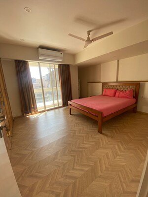 Room in 3 BHK Apartment at Shimira Apartment, Khar West – for Rent