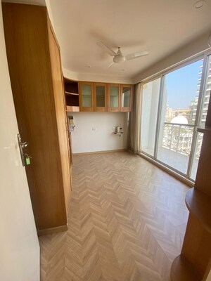 Room in 3 BHK Apartment at Shimira Apartment, Khar West – for Rent