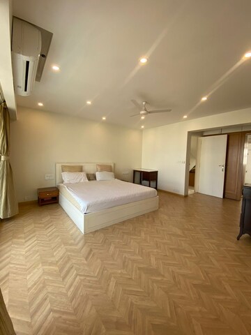 Room in 3 BHK Apartment at Shimira Apartment, Khar West – for Rent