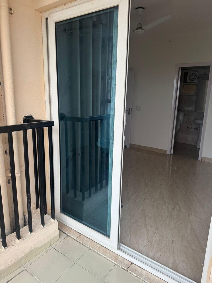 undefined, gaur-yamuna-city-16th-park-view 2 Bedroom 1000 Sq.Ft. Apartment In Gaur Yamuna City Greater Noida 9713386