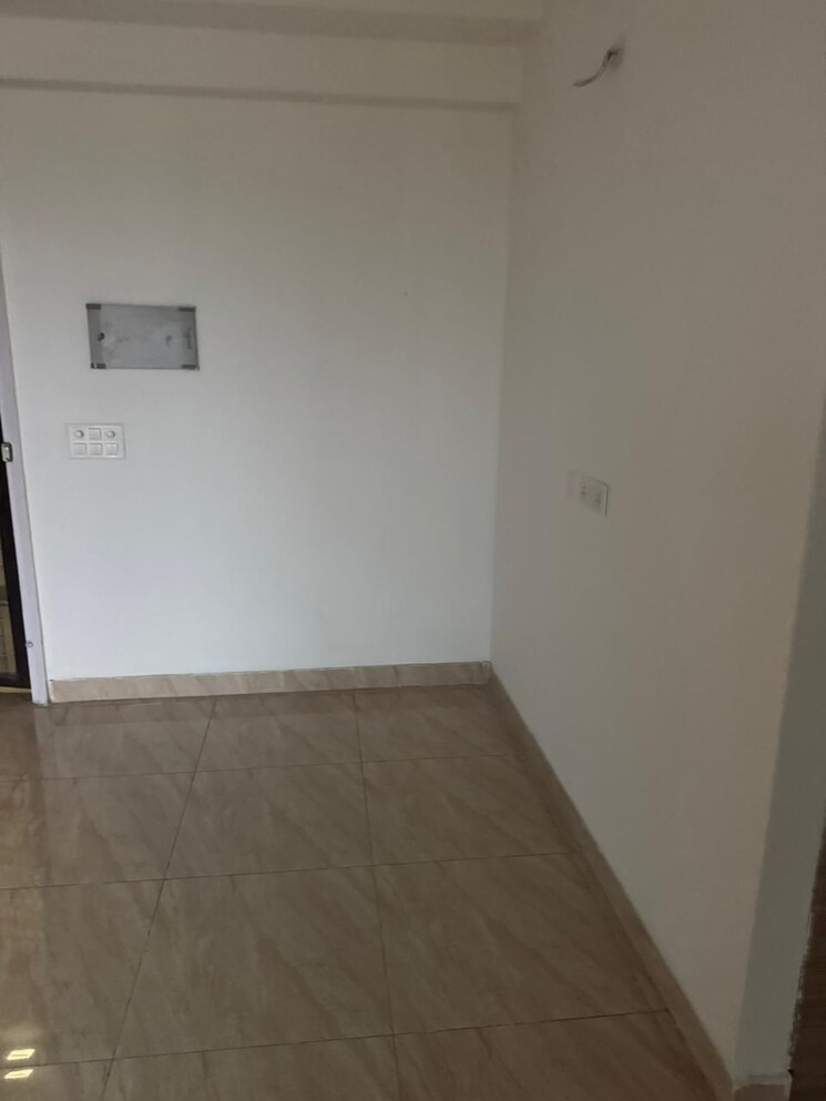 Room, gaur-yamuna-city-16th-park-view 2 Bedroom 1000 Sq.Ft. Apartment In Gaur Yamuna City Greater Noida 9713386