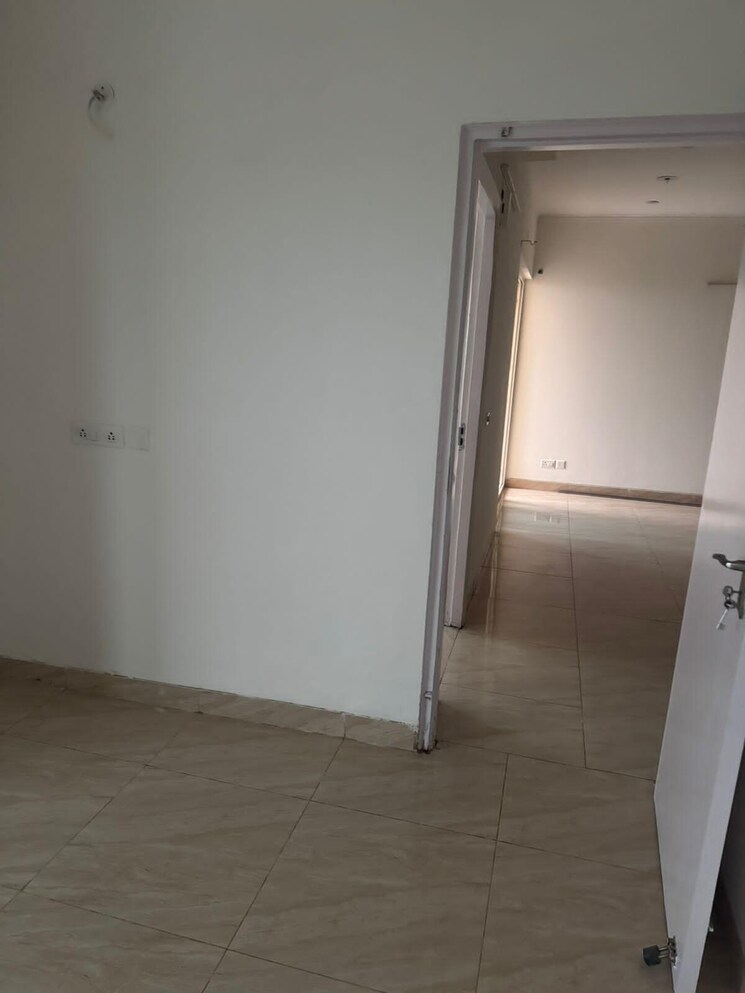 Room, gaur-yamuna-city-16th-park-view 2 Bedroom 1000 Sq.Ft. Apartment In Gaur Yamuna City Greater Noida 9713386