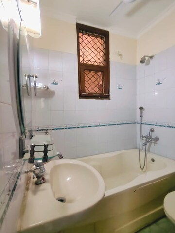 Bathroom in 3 BHK Builder Floor at Tanvi villa, Sector 45 – for Rent