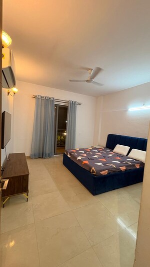 Bedroom in 3.5 BHK Apartment at Shalimar Belvedere Court, Gomti Nagar – for Rent