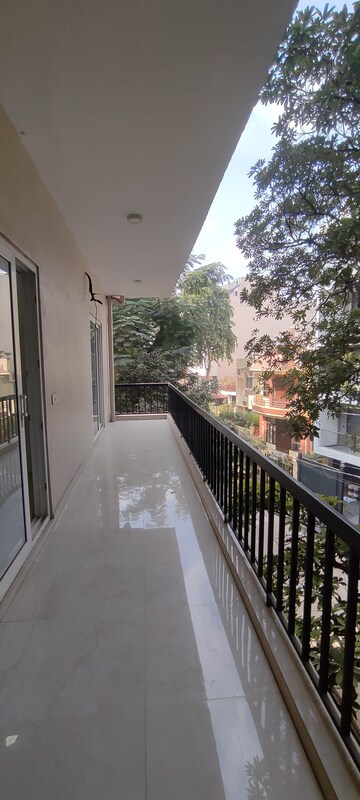 Balcony in 3 BHK Builder Floor at Ansal Sushant Lok I, Sector 43 – for Rent