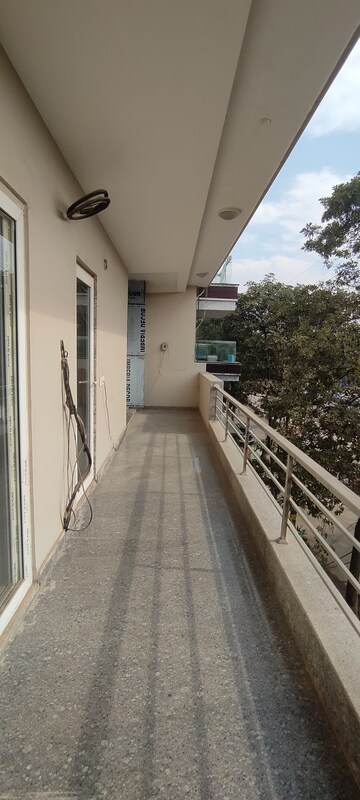 Balcony in 3 BHK Builder Floor at Ansal Sushant Lok I, Sector 43 – for Rent