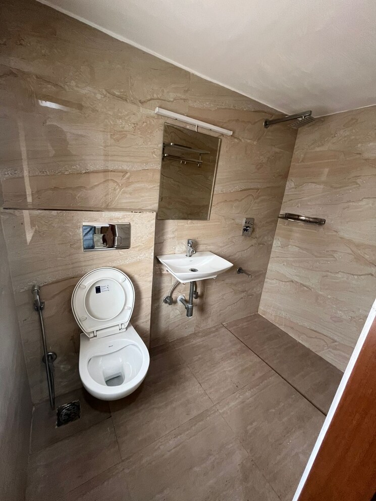 Bathroom, sector 55 3 Bedroom 1750 Sq.Ft. Builder Floor In Sector 55 Gurgaon 9713499