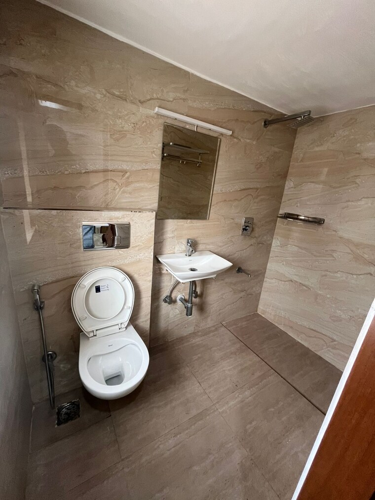 Bathroom, sector 55 3 Bedroom 1750 Sq.Ft. Builder Floor In Sector 55 Gurgaon 9713499