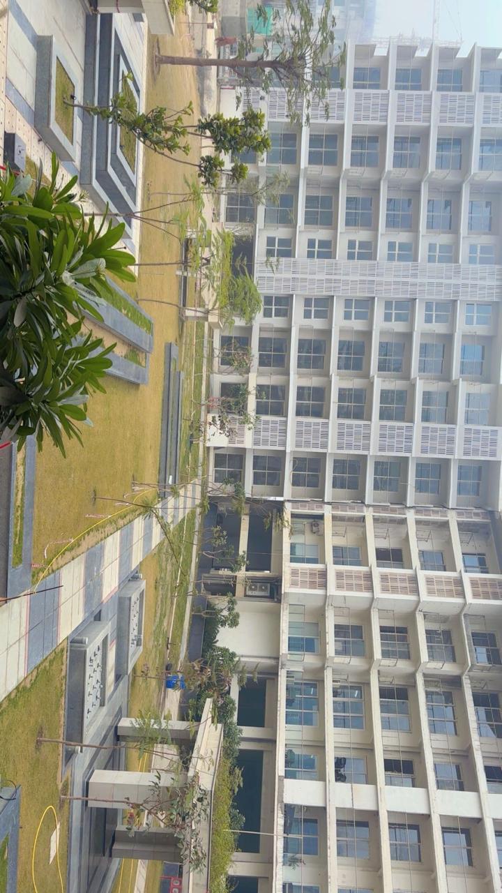 3 BHK + Servant Room Apartment For Sale in Godrej Palm Retreat