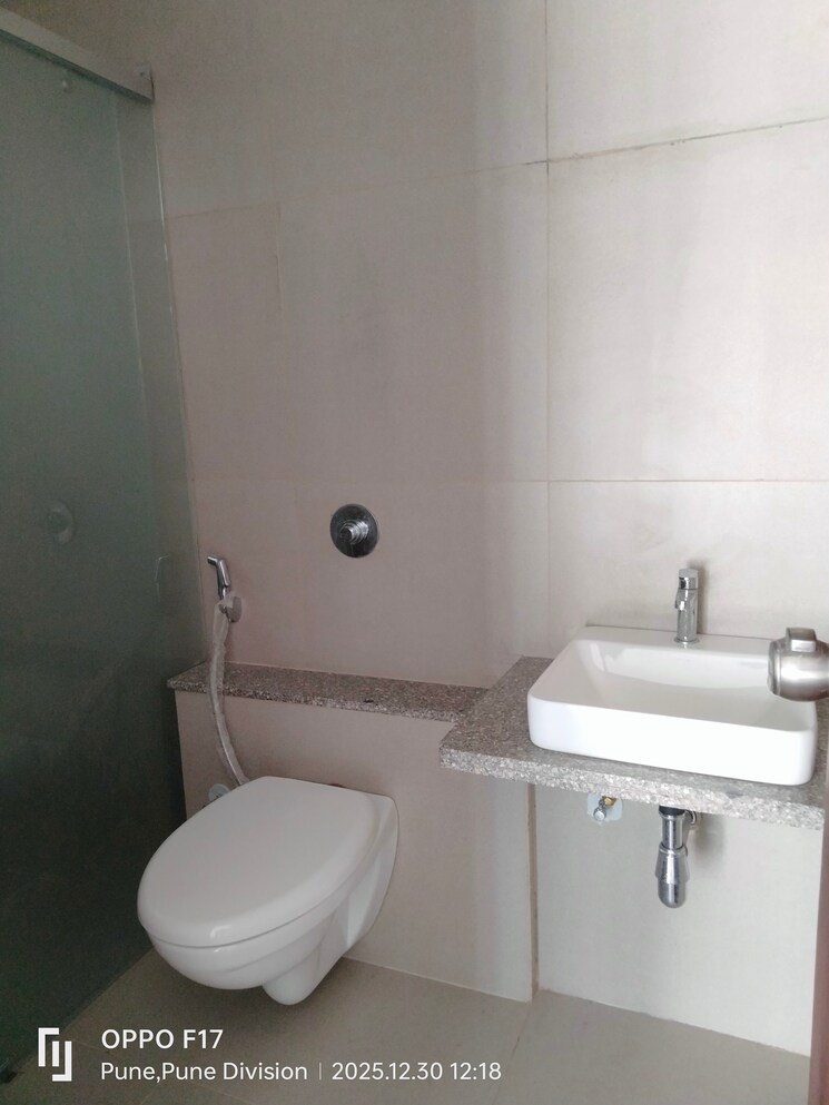 Bathroom, goel-ganga-acropolis 2 Bedroom 1140 Sq.Ft. Apartment In Baner Pune 9713532