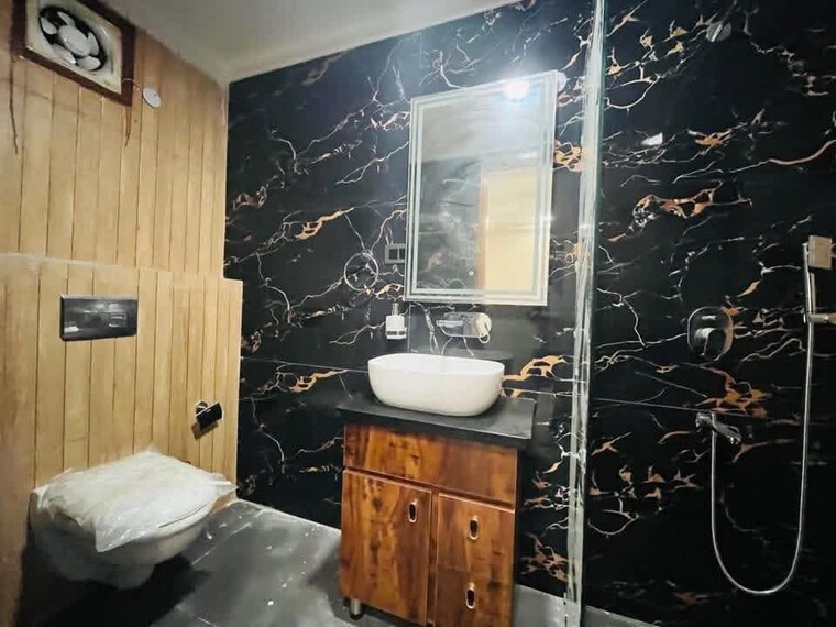 Attached Bathroom, chattarpur 3 Bedroom 1500 Sq.Ft. Apartment In Chattarpur Delhi 9713544