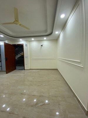 Living Room in 3 BHK Apartment at Chattarpur – for Rent