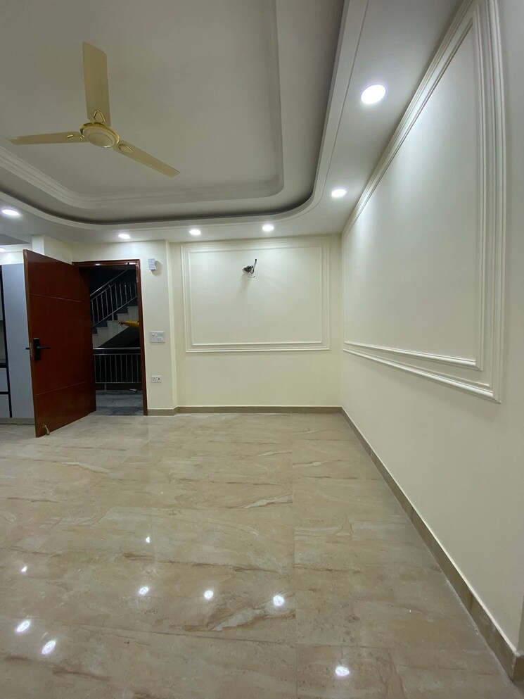 Living Room, chattarpur 3 Bedroom 1500 Sq.Ft. Apartment In Chattarpur Delhi 9713544