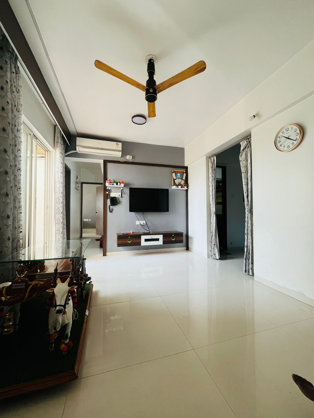 2 BHK + Pooja Room Apartment For Rent in Karan Suncoast