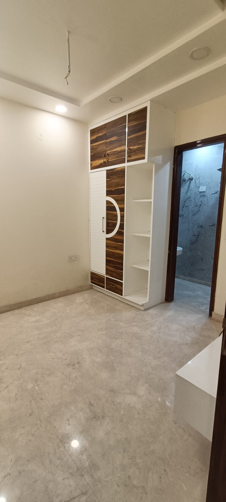 Room, rohini sector 8 3 Bedroom 700 Sq.Ft. Builder Floor In Rohini Sector 8 Delhi 9713570