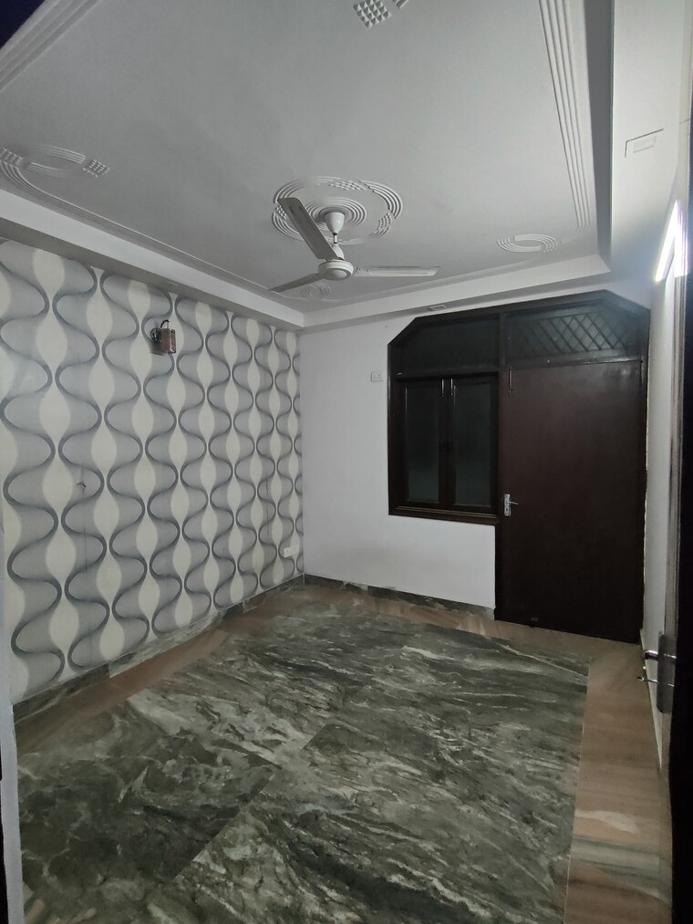 Room, govindpuri 2 Bedroom 78 Sq.Yd. Builder Floor In Govindpuri Delhi 9713565