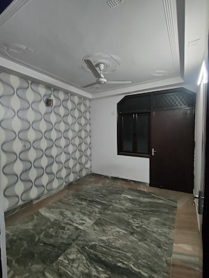 Room in 2 BHK Builder Floor at Govindpuri – for Rent