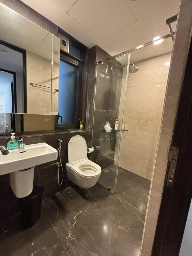 Team Area, lodha-the-park 2 Bedroom 857 Sq.Ft. Apartment In Worli Mumbai 9713574