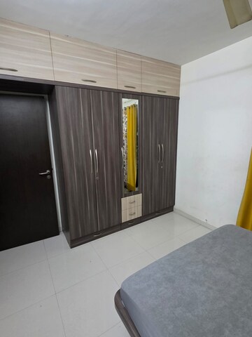 Room in 2 BHK Apartment at Pride World City Brooklyn, Charholi Budruk – for Rent