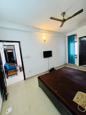 Bedroom in 2 BHK Apartment at Saket – for Rent