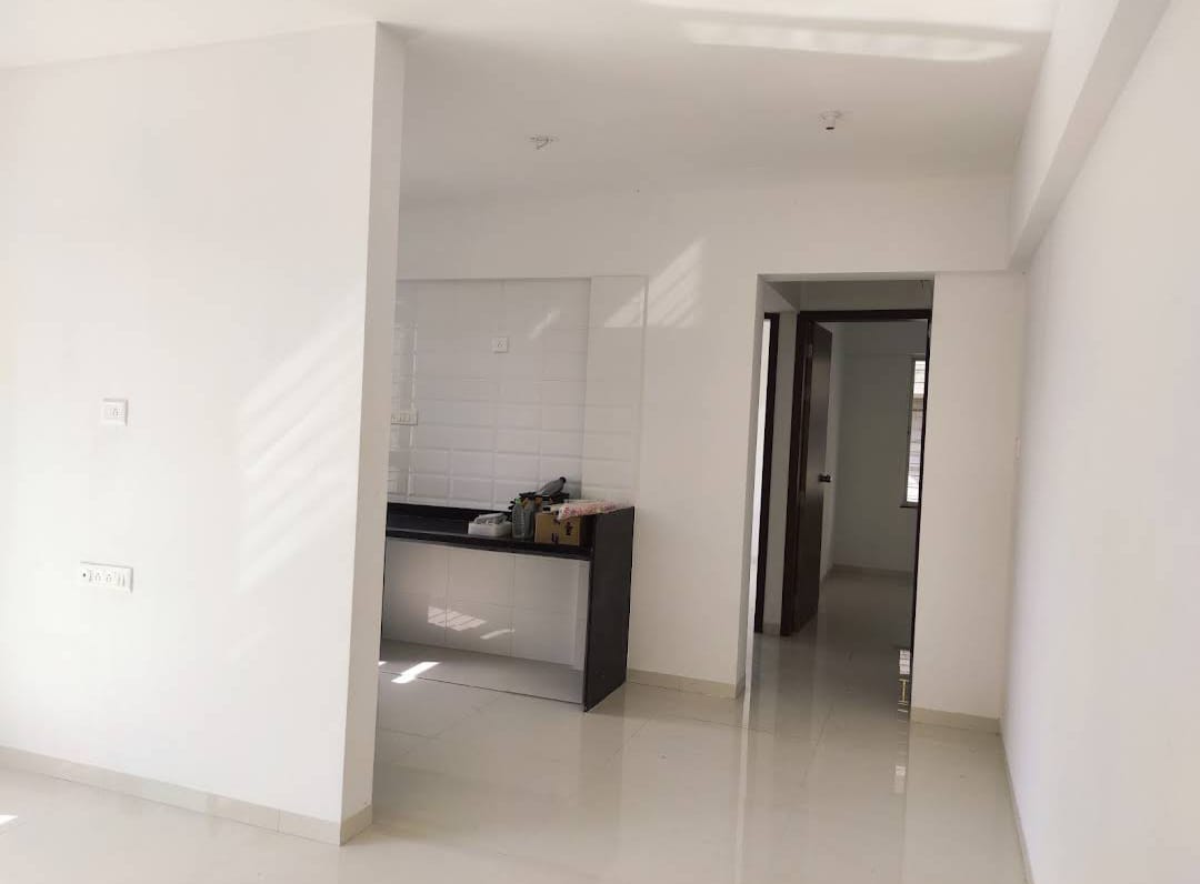 Room in 2 BHK Apartment at Trident Business Centre, Baner – for Rent