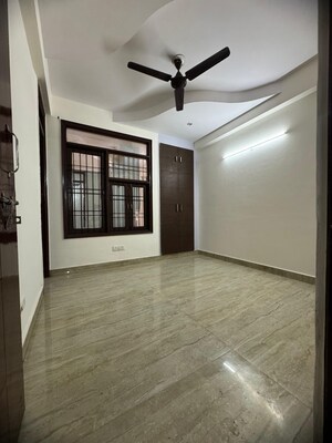Room in 2 BHK Builder Floor at Chattarpur – for Rent