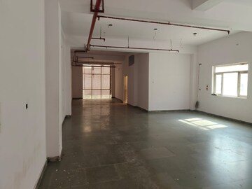Room in  Industrial Plot at Sector 63 – for Rent