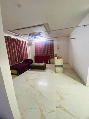  Pg For Rent in Vineet Khand