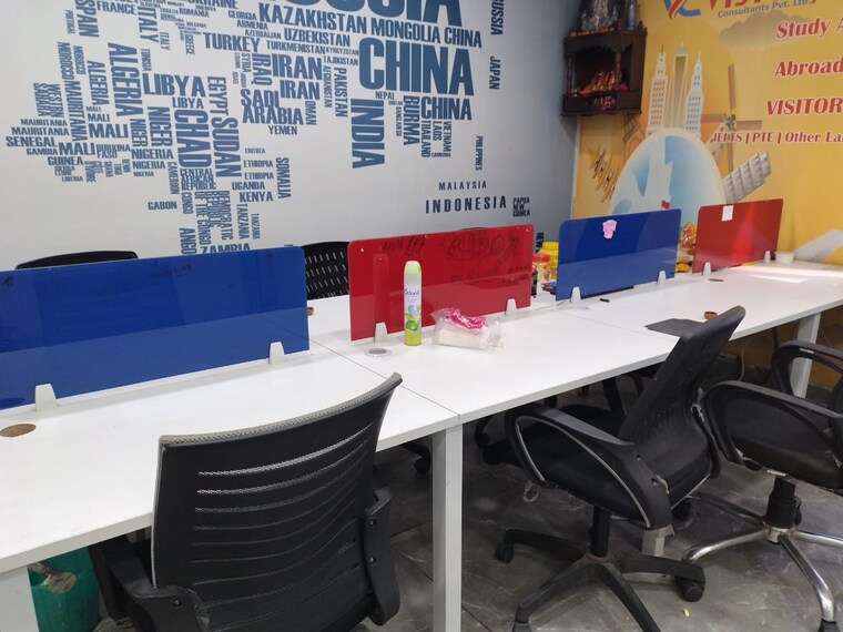 Team Area, sector 4 Commercial Office Space 800 Sq.Ft. In Sector 4 Noida 9713694