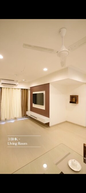 Room in 1 BHK Apartment at Anand Sanket Apartment, Kandivali West – for Sale