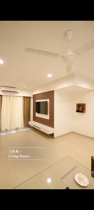 Room in 1 BHK Apartment at Anand Sanket Apartment, Kandivali West – for Sale