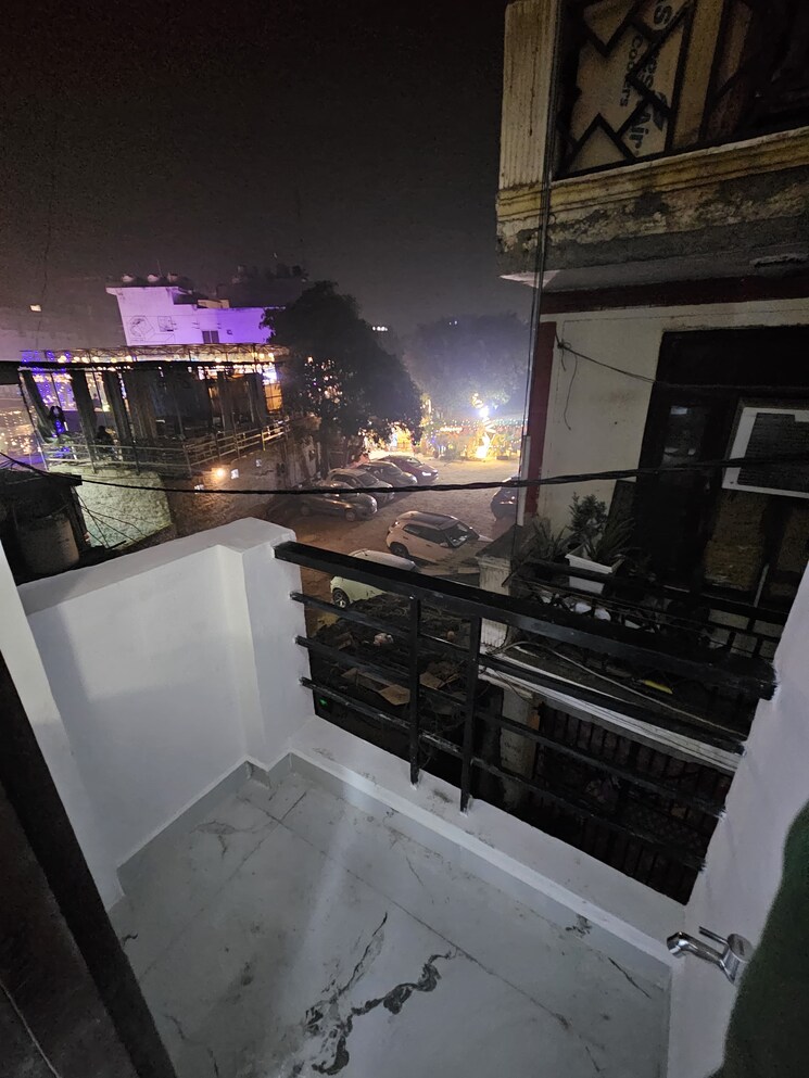 Balcony, saket 1 Bedroom 350 Sq.Ft. Builder Floor In Saket Delhi 9713711