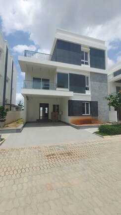 4 BHK + Pooja Room,Servant Room,Study Room,Extra Room Villa For Sale in Hallmark County