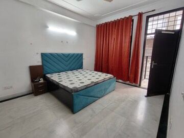 Bedroom in 3 BHK Builder Floor at South City Arcade, Sector 41 – for Rent