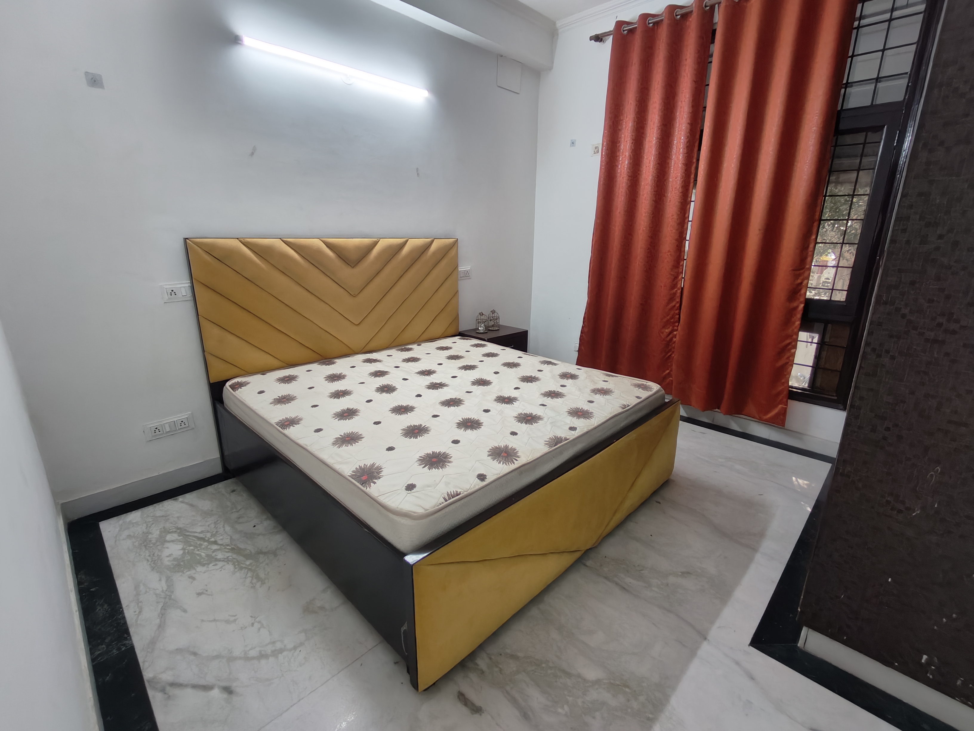 3 BHK Builder Floor For Rent in South City Arcade