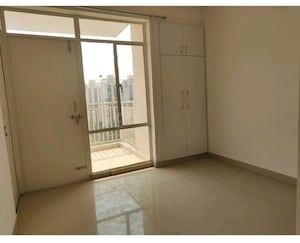 Room in 2 BHK Apartment at Signature Global Proxima Phase 2, Sector 89 – for Rent