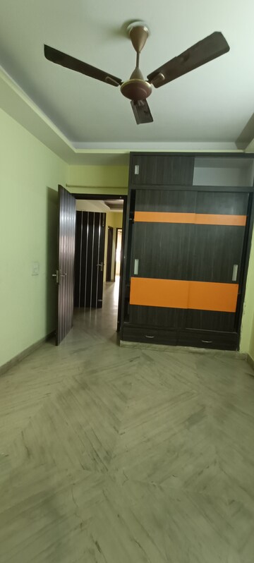 Room in 3 BHK Builder Floor at Rohini Sector 8 – for Rent