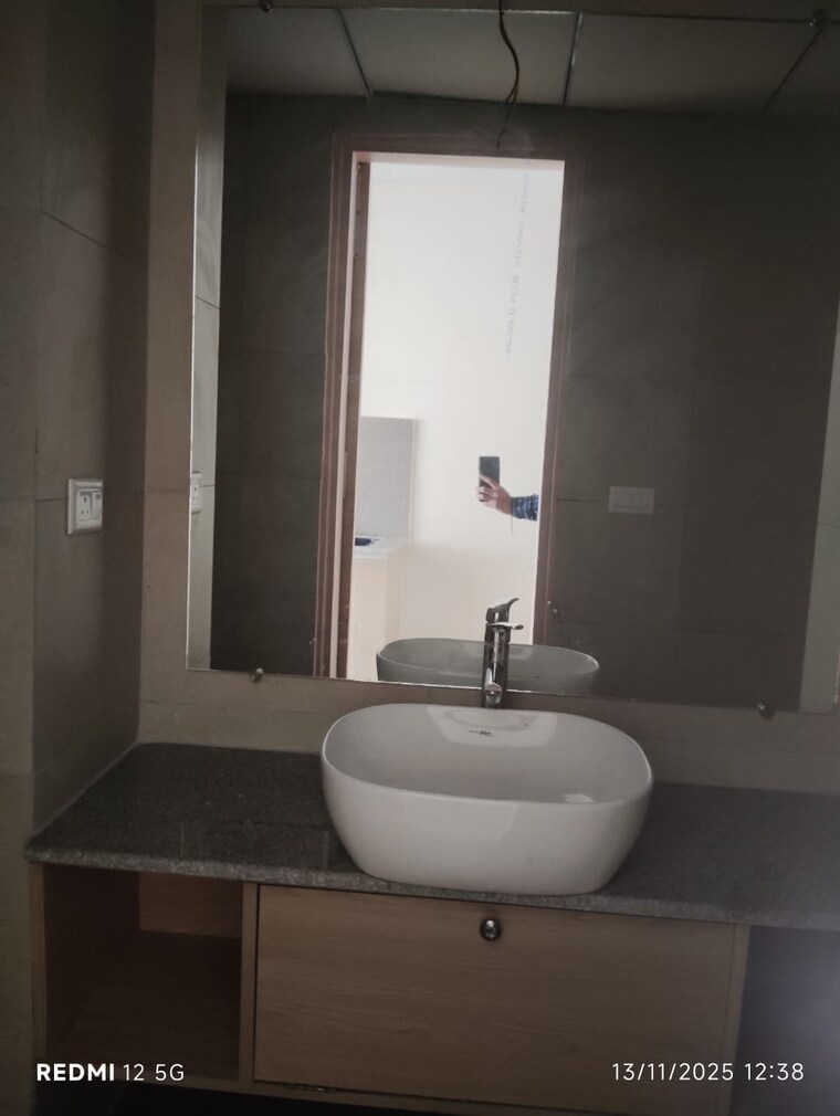 Bathroom, gaur-runway-suites Studio 425 Sq.Ft. Apartment In Gaur Yamuna City Greater Noida 9713721