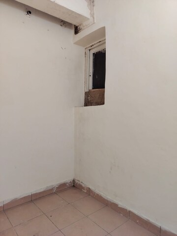 Room in 2 BHK Apartment at Sarita Vihar – for Rent