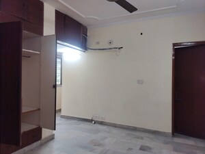 Room in 2 BHK Apartment at Sarita Vihar – for Rent