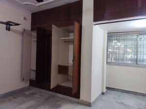 Room in 2 BHK Apartment at Sarita Vihar – for Rent