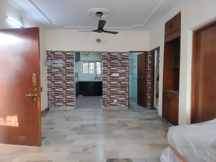 Living Room, sarita vihar 2 Bedroom 950 Sq.Ft. Apartment In Sarita Vihar Delhi 9713731